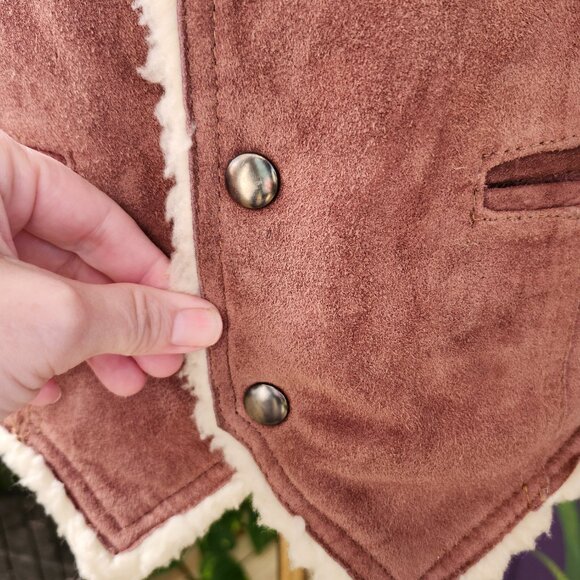 Vintage 1970's OUI Reversible Brown Leather & Sherpa Vest - Picture 7 of 16